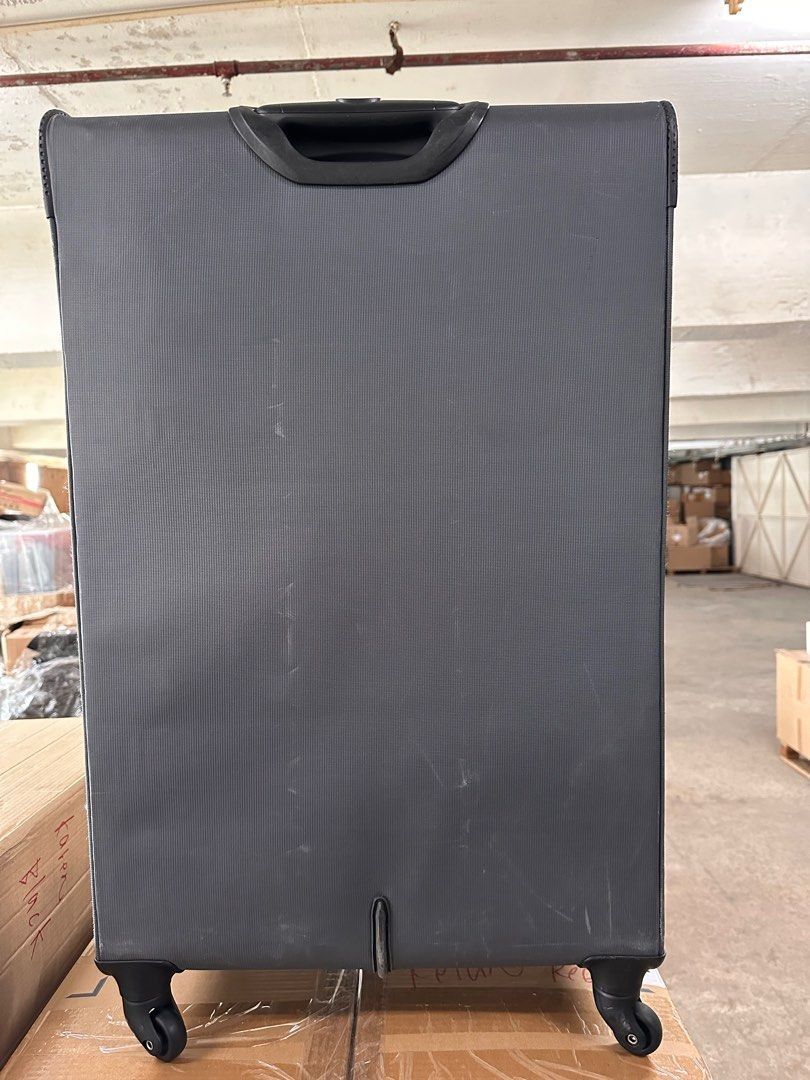 32 inch max size 35kgs extra large checked luggage American Tourister