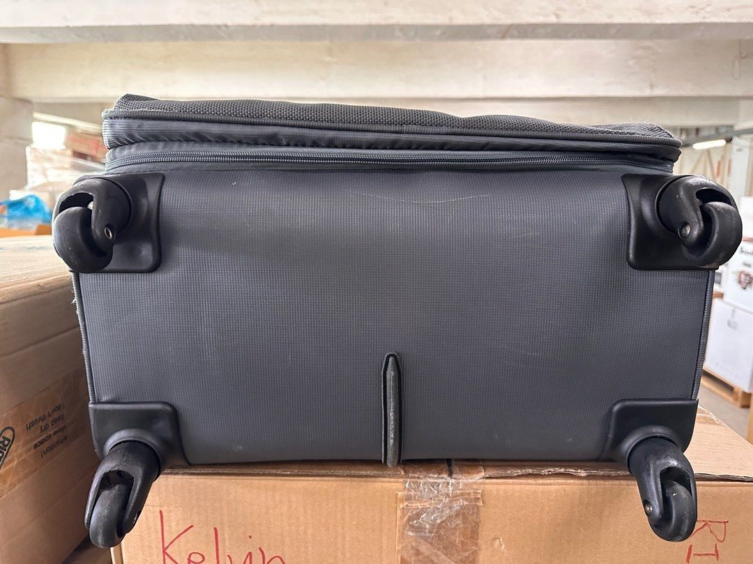 32 inch max size 35kgs extra large checked luggage American Tourister