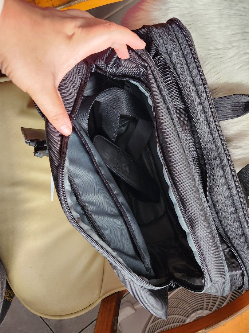 Authentic Tumi Ttech TPass Expandable Nylon Briefcase, Men's Fashion