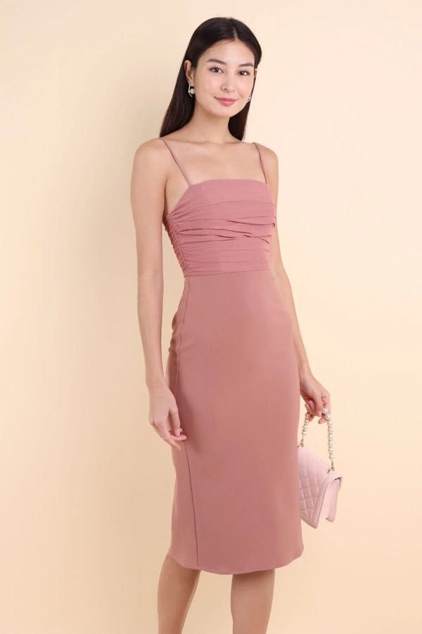 black cut out dress mesh Slinky Maxi Main Description *linux* Color:emerald-swatch Jacquemus Fall 2024 Ready-to-Wear