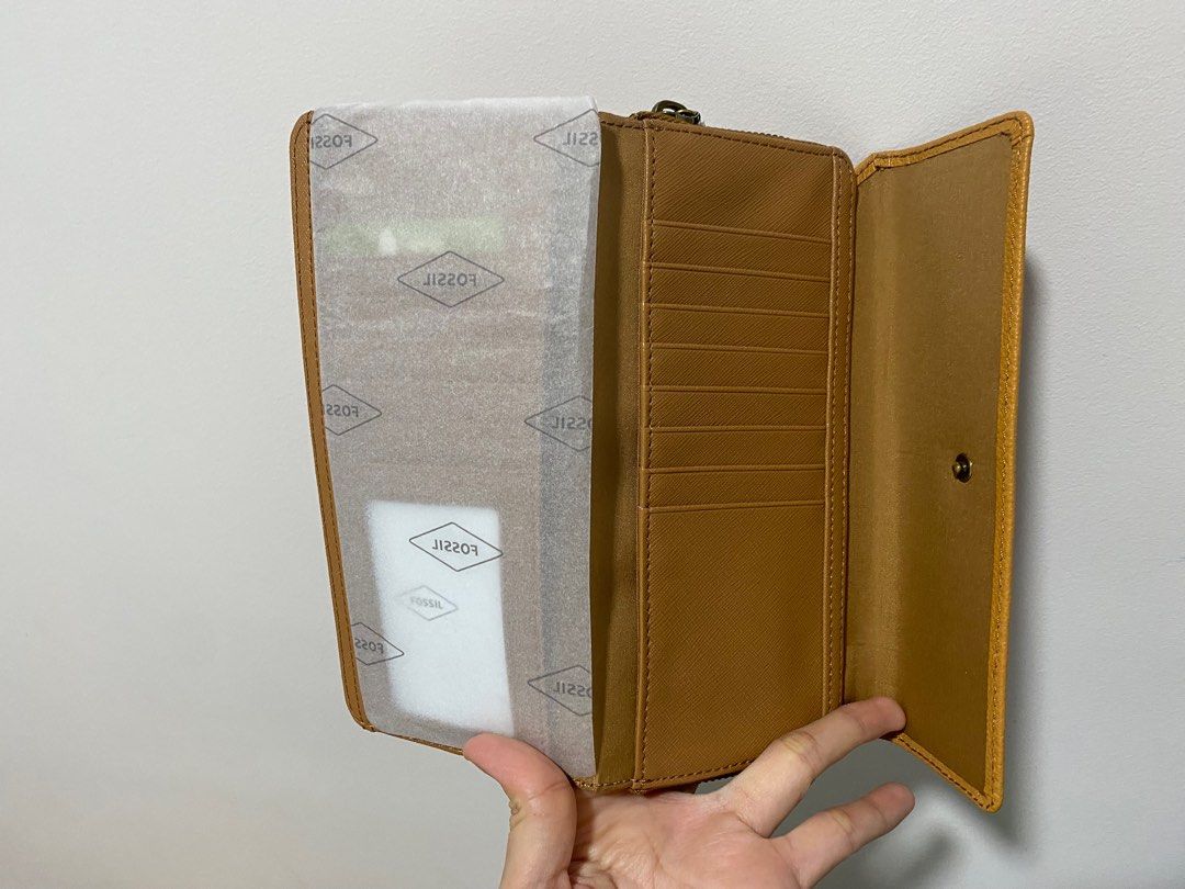 Brand New Fossil long wallet, Women's Fashion, Bags & Wallets, Wallets