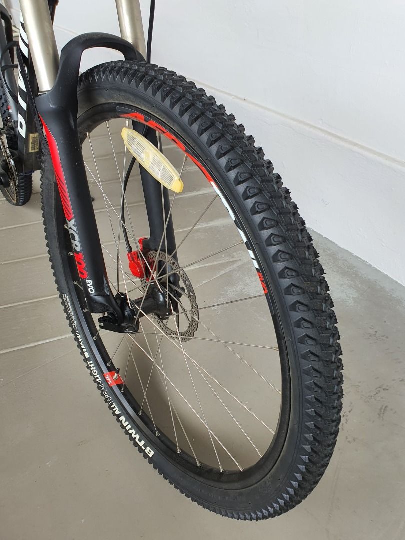 BTWIN ROCKRIDER ST540 Mountain Bike, Sports Equipment, Bicycles & Parts ...