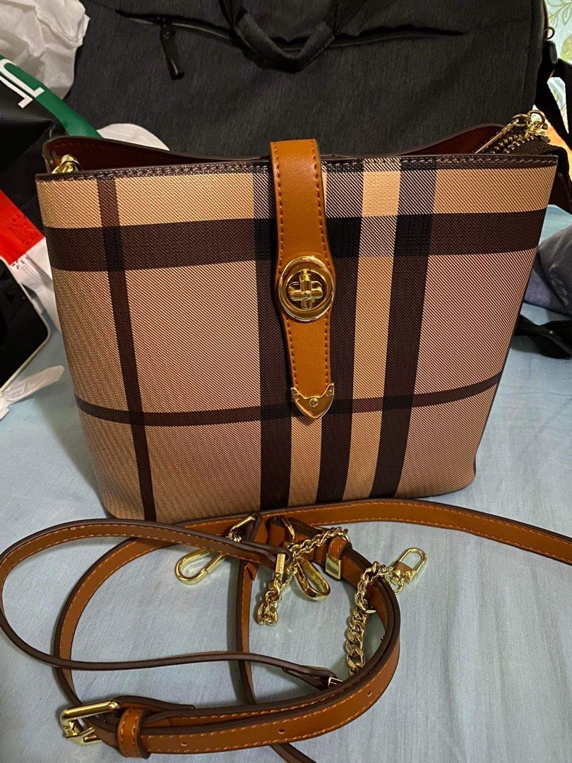 Bucket shoulder / body bag (Category: Luxury Bags & Wallets) located in Mandaluyong City. Submitted by bibliophilebabe (Listing ID 1204885705, Image 1). Description: Jovanni Brand New Bag .