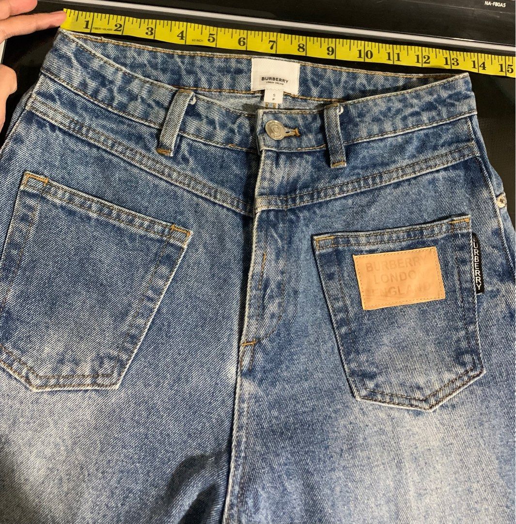 BURBERRY WIDE LEG (Category: Jeans) located in Cagayan de Oro. Submitted by chungstuff (Listing ID 1204973664, Image 2). Description: size: 27” high rise for your reference: I’m 4’2” what you see is what you get.