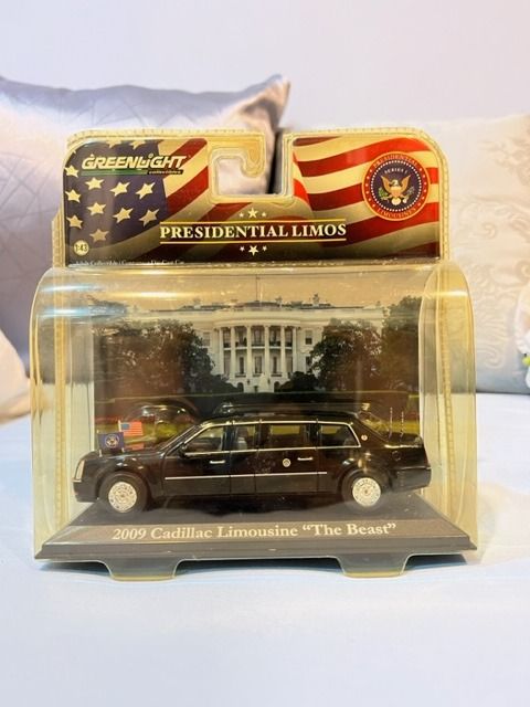 CADILLAC 'BEAST' PRESIDENTIAL LIMOUSINE 1:43, Hobbies & Toys