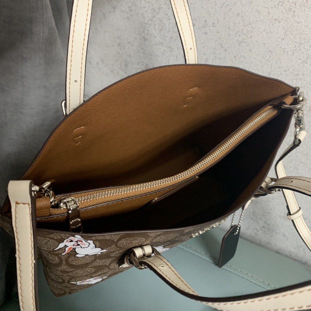 Coach Rabbit Mollie Tote Bag, Women's Fashion, Bags & Wallets, Tote ...