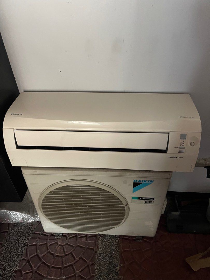 Daikin Inverter 1.5hp split type, TV & Home Appliances, Air ...