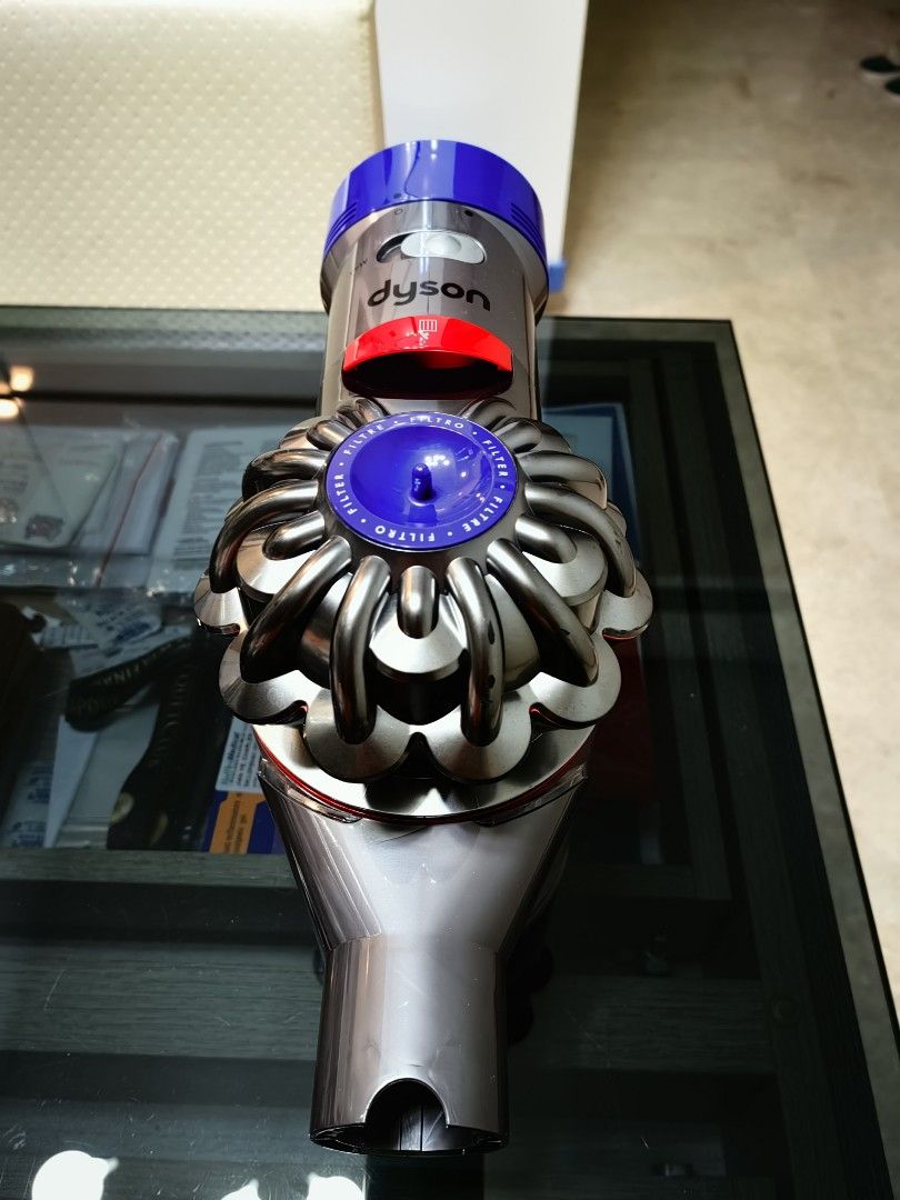 Dyson V8 Absolute Cordless Vacuum, TV & Home Appliances, Vacuum Cleaner