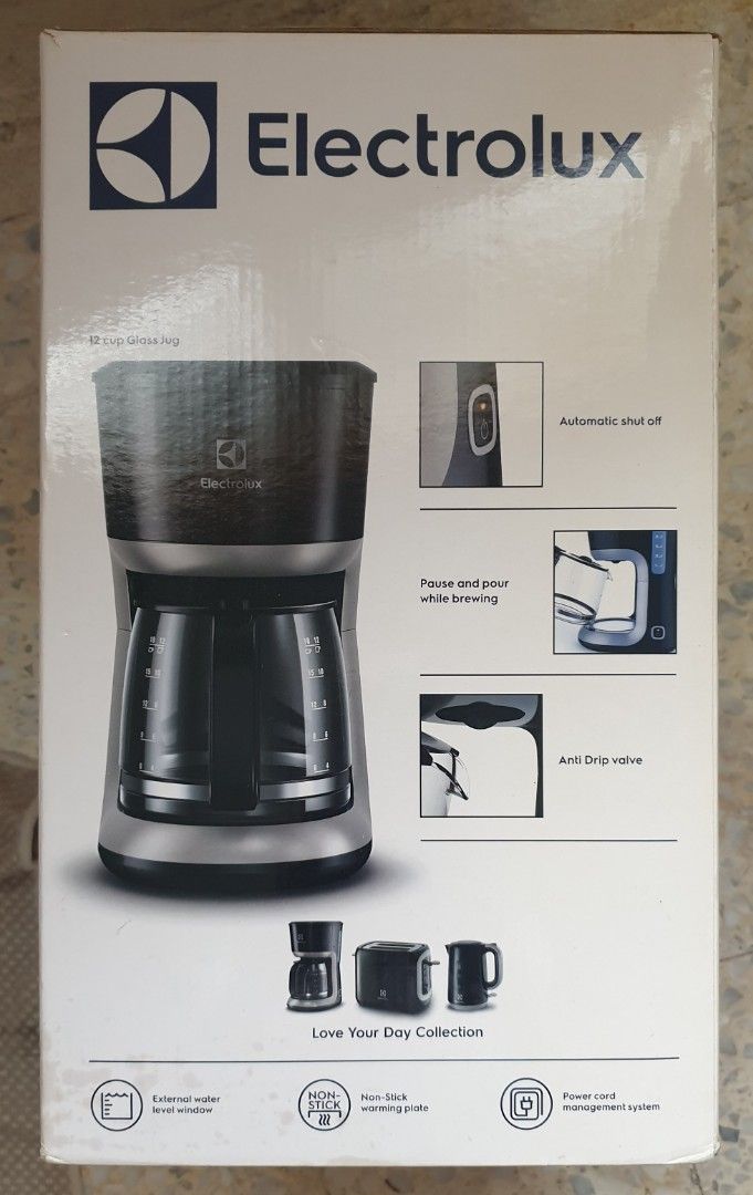 Electrolux coffee machine ecm3505, TV & Home Appliances, Kitchen