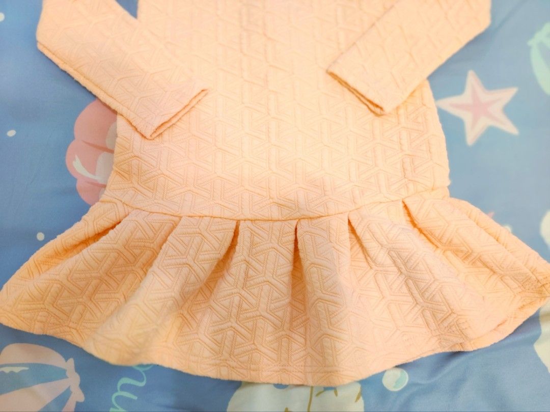 日本Enchante Petit立體壓花連衣裙有厚度淡橙色橙蝦肉色(Size 140