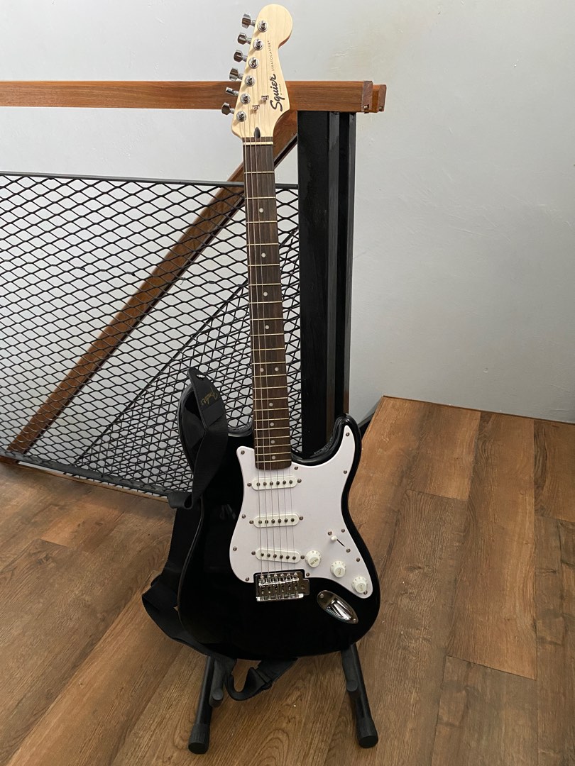 Fender Squier Stratocaster, Hobbies & Toys, Music & Media, Musical ...
