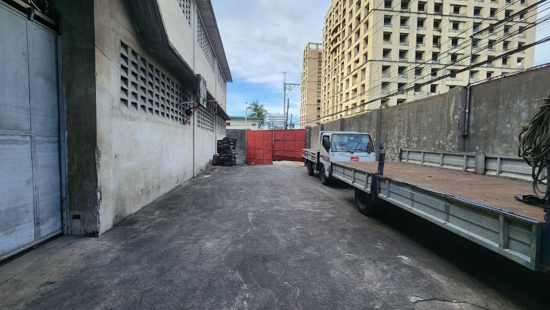FOR LEASE 2 Storey Warehouse in Sta Mesa Heights, Quezon City