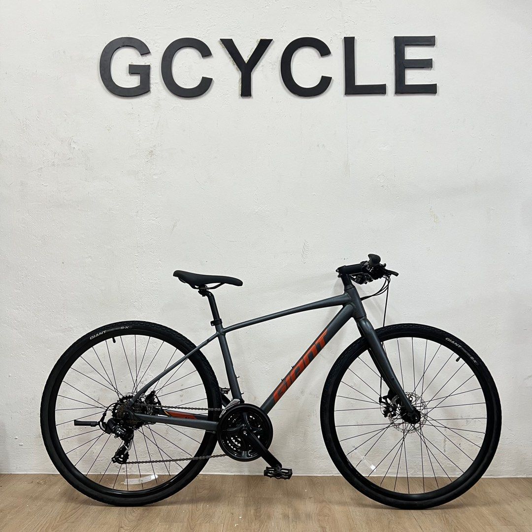 Giant escape 2 hybrid bike on off road bicycle shimano, Sports