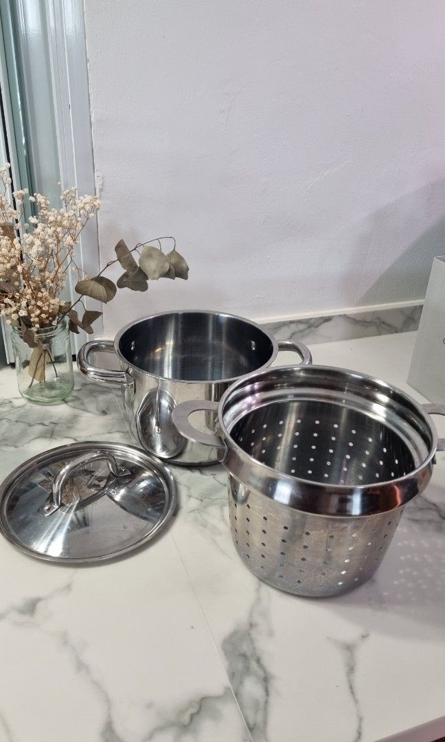 IKEA pot with strainer, Furniture & Home Living, Kitchenware