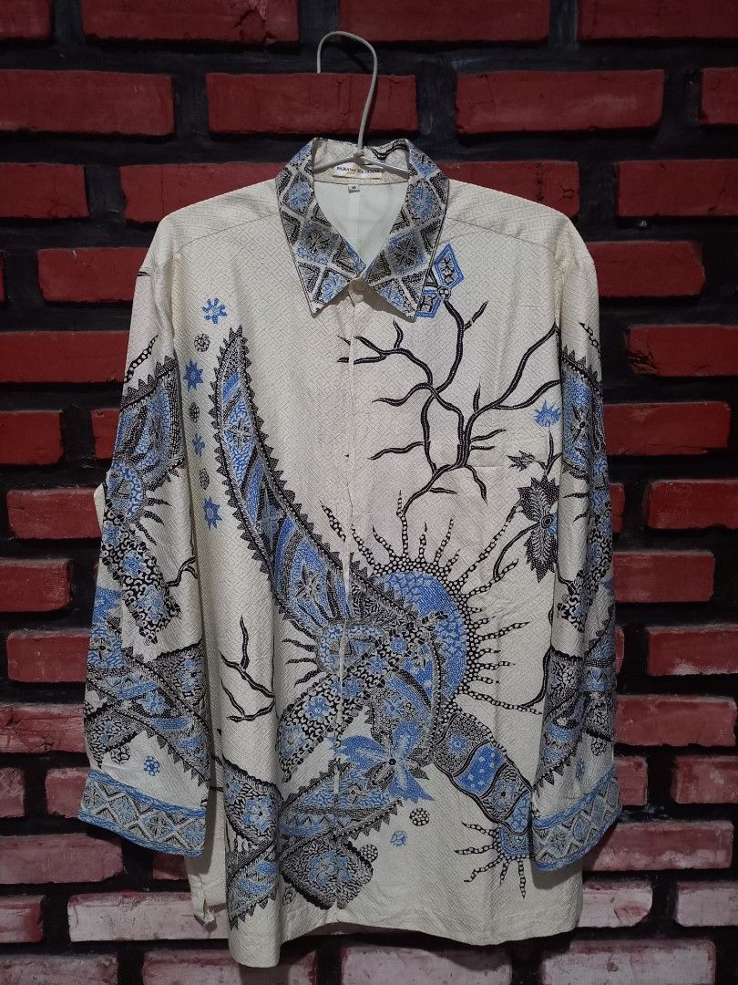 Kemeja Batik Parang Kencana Original Ukuran M Mens Fashion Mens Clothes Tops On Carousell 