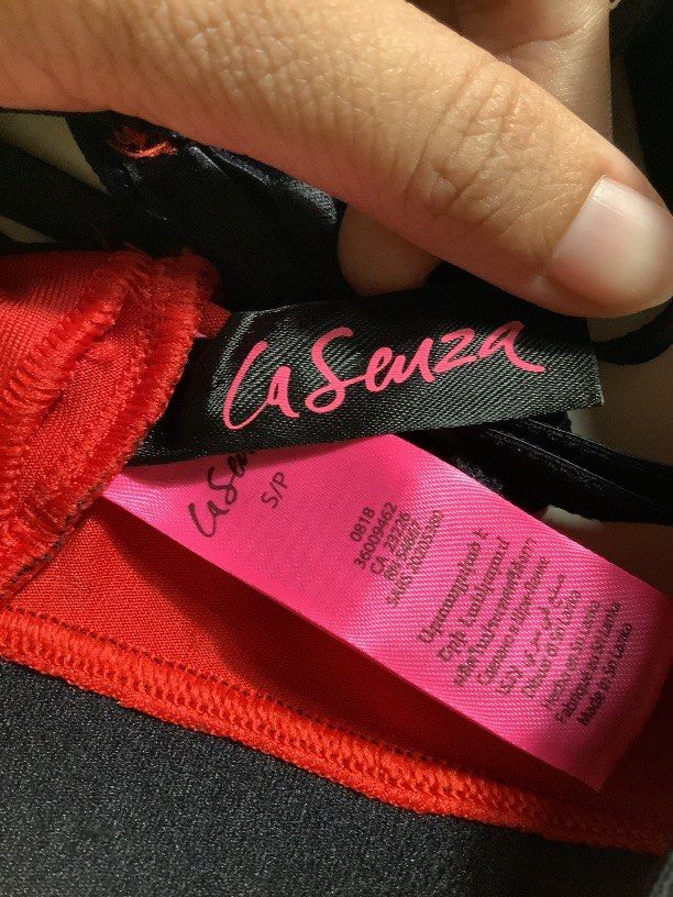 La Senza Black Red Sexy Back Sports bra, Women's Fashion, Activewear on
