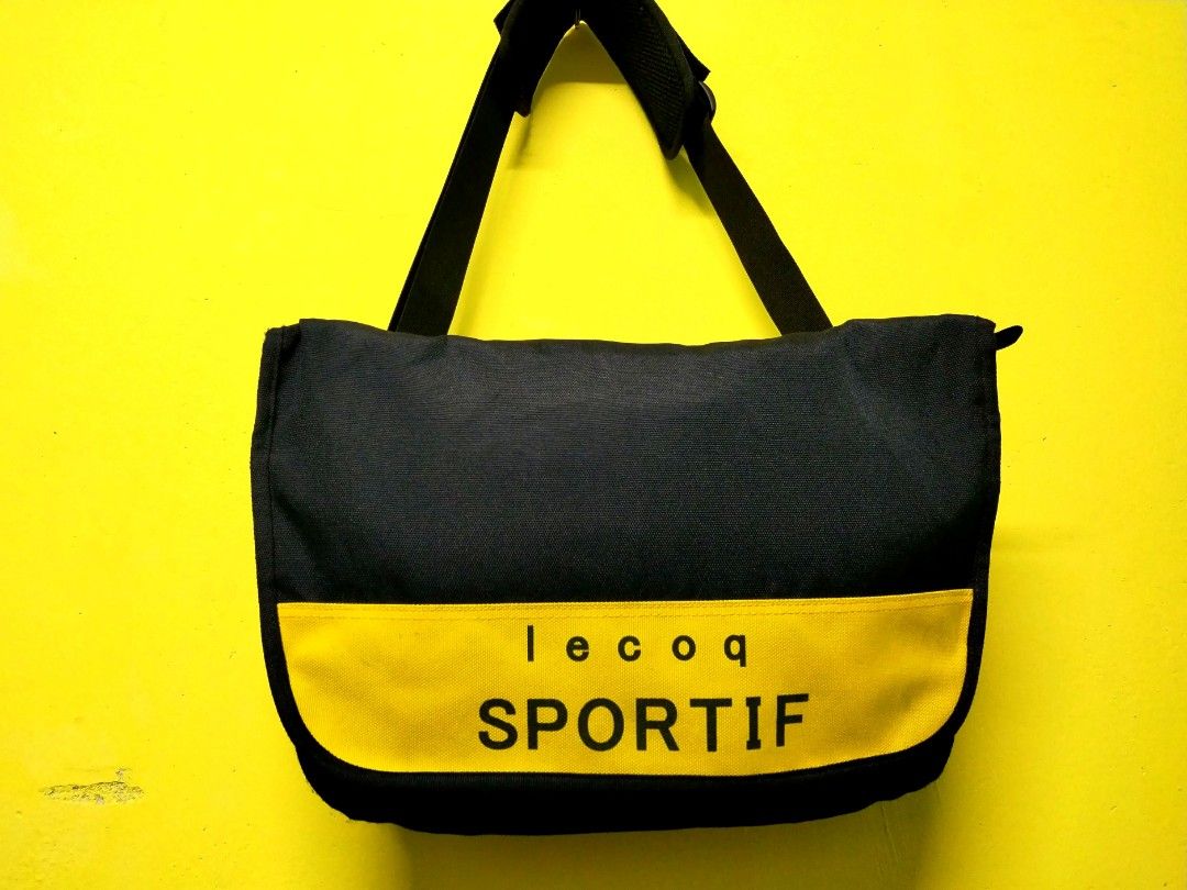 LE COQ SPORTIF messenger bag Men s Fashion Bags Sling Bags on