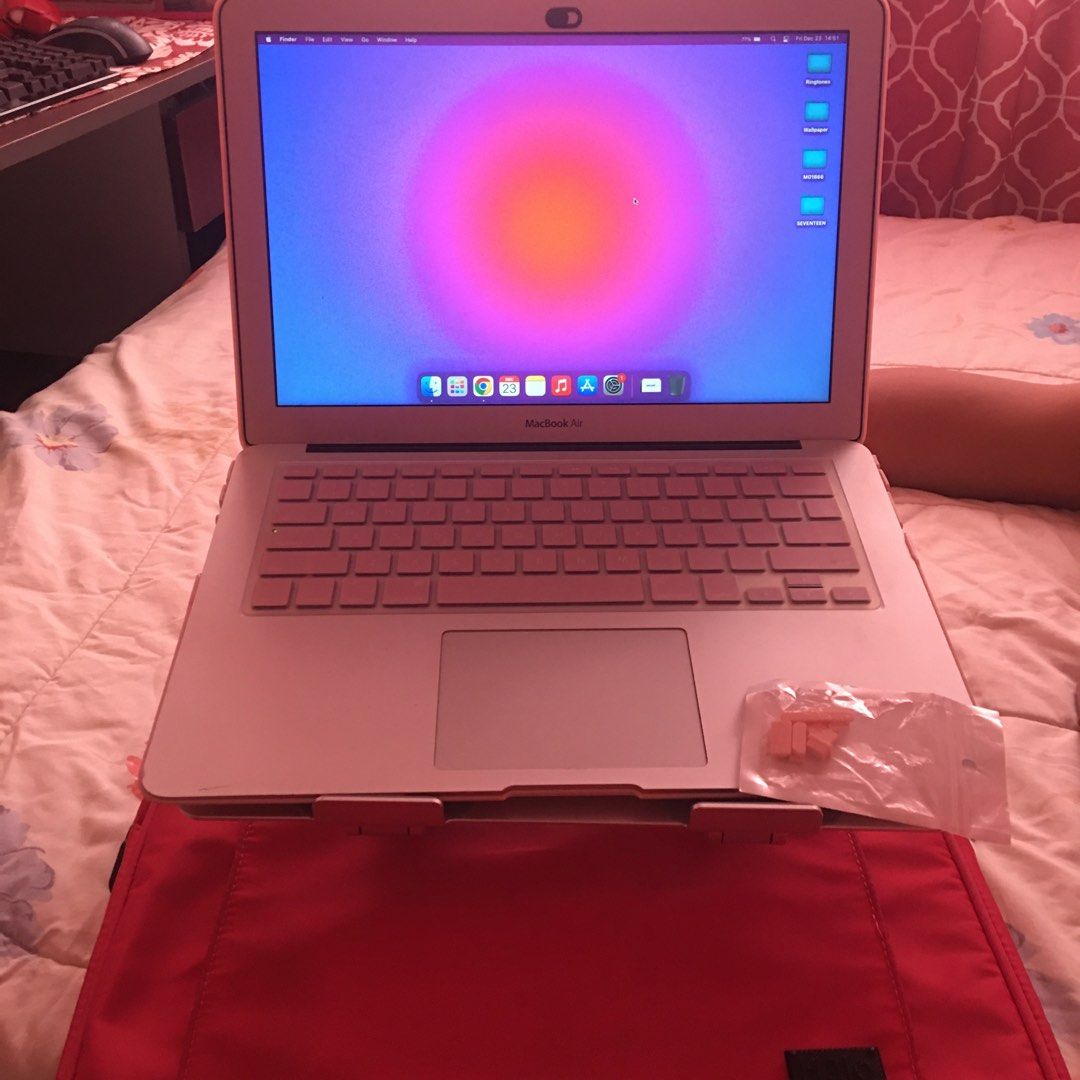 Macbook Air 13-inch 2015 Russian Keyboard (Category: Laptops & Notebooks) located in Dasmarinas. Submitted by pink_cici (Listing ID 1204917171, Image 1). Description: ☁︎ Macbook Air 13-inch, Early 2015 ☁︎ 128 GB of Storage ☁︎ 1.6GHz Dual-Core Intel Core i5 ☁︎ 4 GB 1600 MHz DDR3 ☁︎ Intel HD Graphics 6000 1536 MB ☁︎ Issues are shown in the pictures above ☁︎ Bought in Russia if I remember correctly ☁︎ Please manage your expectations as I have this d