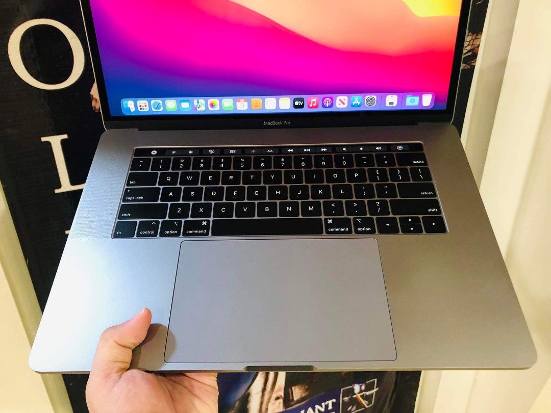 美品 MacBookPro Retina 15インチ 2018 Core i7 2.2GHz/32GB/AppleSSD ...