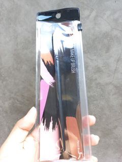 Make over pencil brush