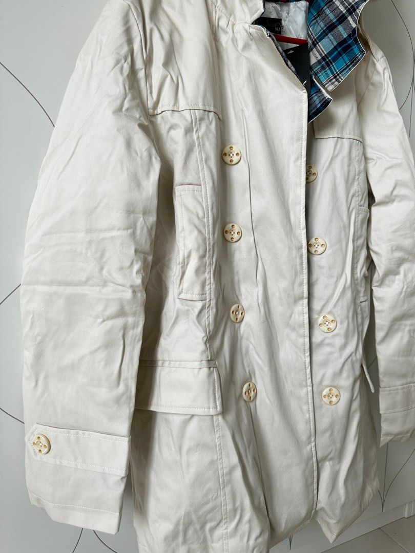 Men Jacket (Category: Coats, Jackets and Outerwear) located in Kuala Lumpur. Submitted by jrevretail (Listing ID 1204863908, Image 3). Description: Beige colour jacket with hoodie New, never worn Size XL for M-L size guy Good for aircond room, autumn/winter.