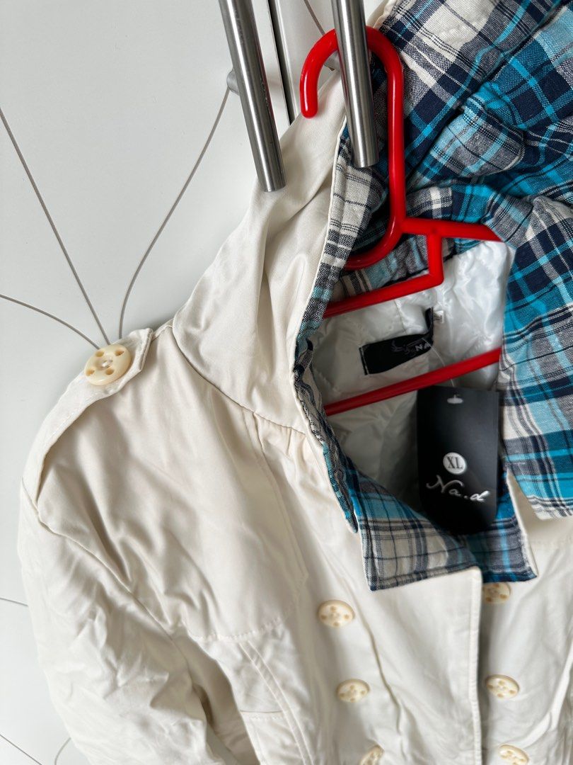 Men Jacket (Category: Coats, Jackets and Outerwear) located in Kuala Lumpur. Submitted by jrevretail (Listing ID 1204863908, Image 2). Description: Beige colour jacket with hoodie New, never worn Size XL for M-L size guy Good for aircond room, autumn/winter.