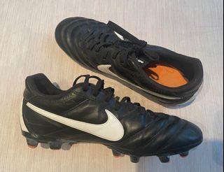 Mens Nike Cleats, Size 8