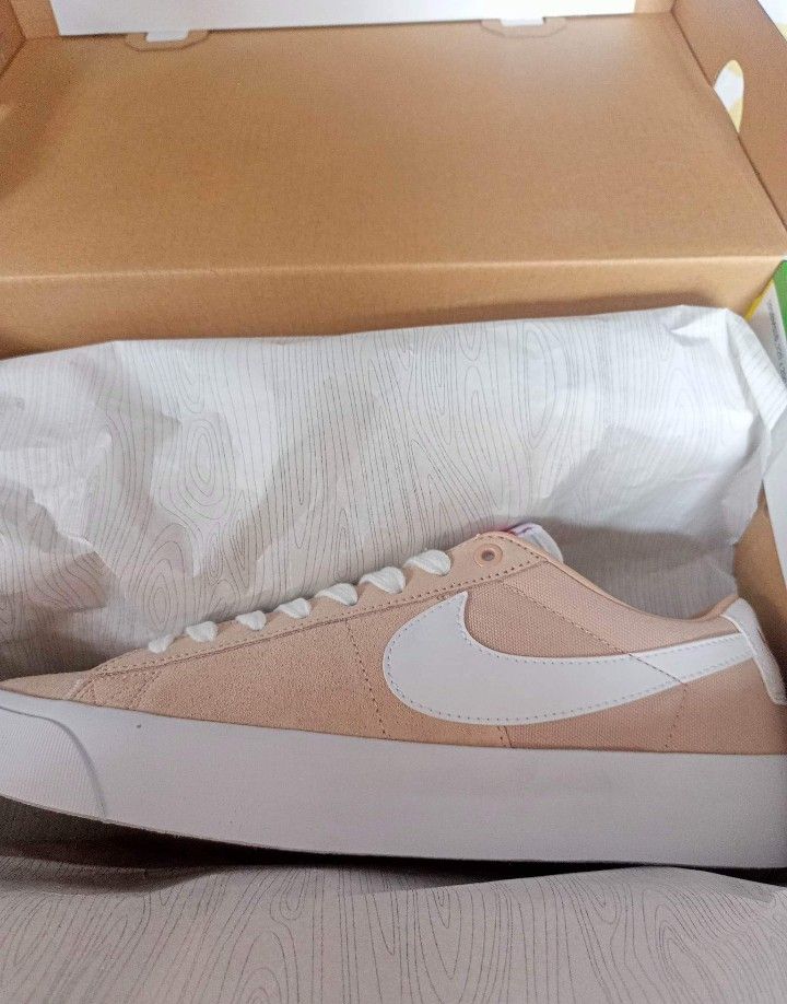 nike sb beige