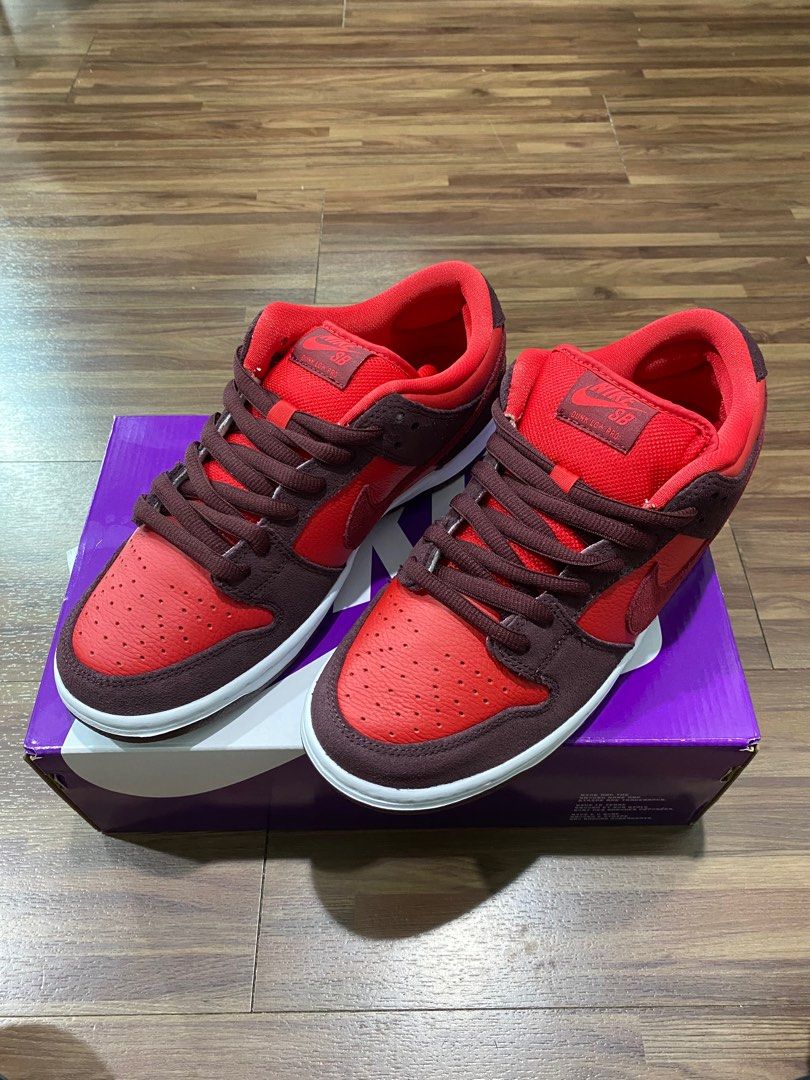 Nike dunk cherry top