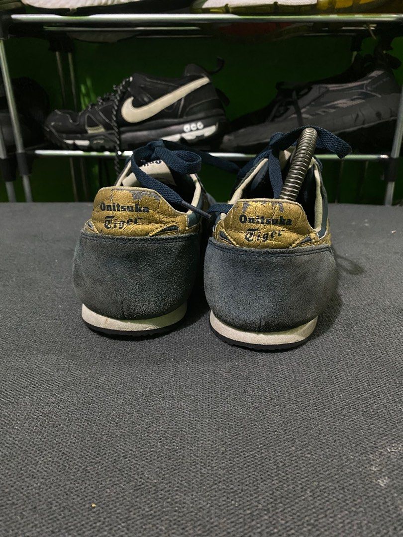 women wedding converse