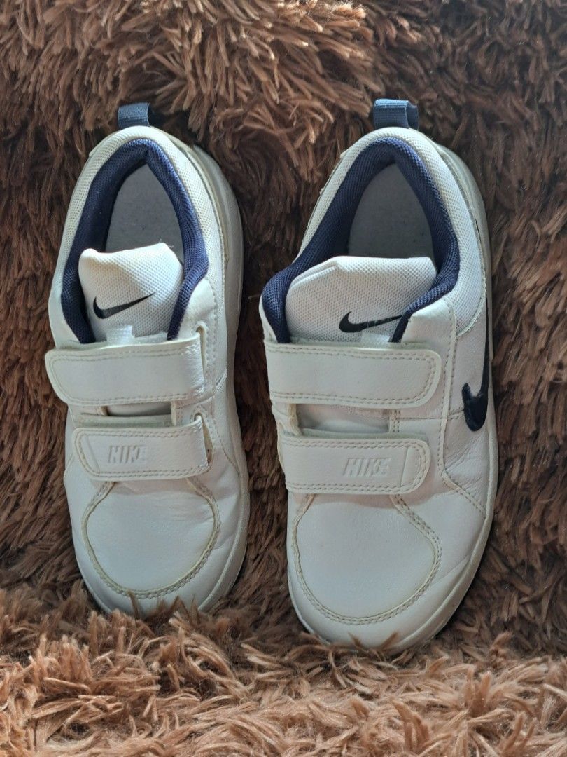 childrens nike velcro shoes