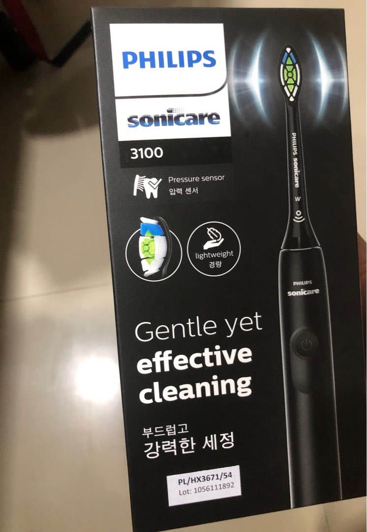 Philips electric toothbrush, Beauty & Personal Care, Oral Care on Carousell