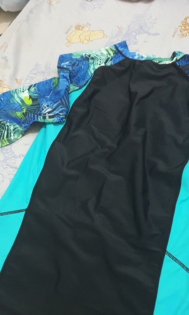 Rashguard (Category: Rash guard) located in Makati City. Submitted by tinyMe01 (Listing ID 1204961330, Image 3). Description: rashguard pair.