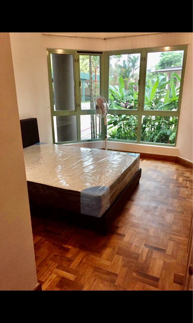 Master Room rent (2 pax) Condo MRT Hillview Bukit Timah inclusive