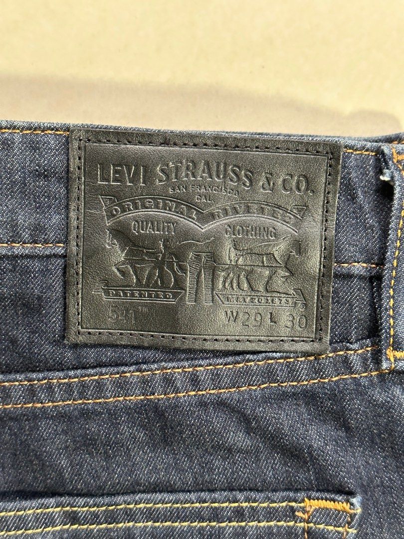 🔥SALE🔥Levi's 541 Commuter Jeans, Men's Fashion, Bottoms, Jeans on  Carousell