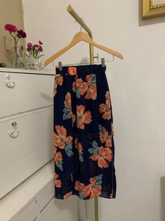 Slit skirt floral by avenue