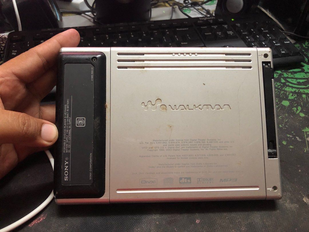 Super Rare Sony DVD Walkman D-ve7000s vtg junk , Audio, Portable