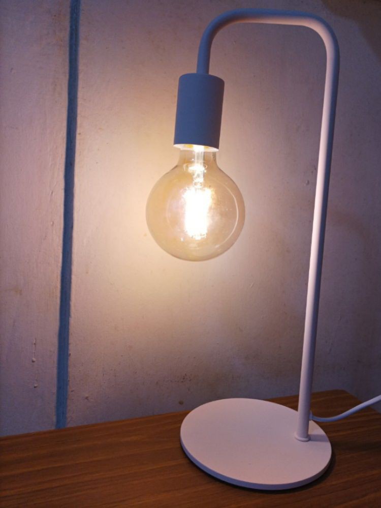 basic white lamp