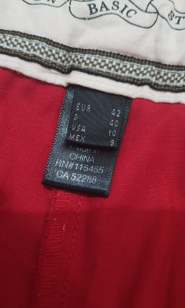Trouser (Category: Other Bottoms) located in Makati City. Submitted by tinyMe01 (Listing ID 1204954967, Image 3). Description: Red trouser Large.