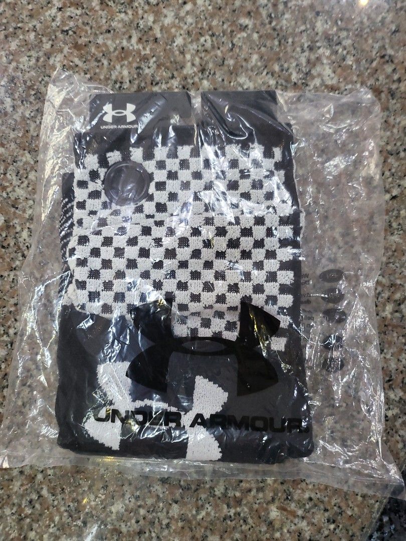 Under Armour Golf Bag Towel, Sports Equipment, Sports & Games, Golf on