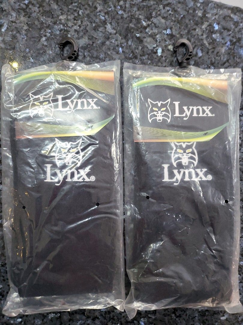 Under Armour Golf Bag Towel, Sports Equipment, Sports & Games, Golf on