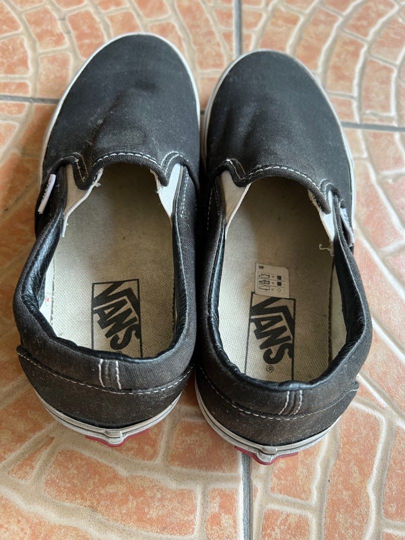 Vans black slip-ons (Category: Casual Shoes) located in Quezon City. Submitted by second___life (Listing ID 1204919051, Image 2). Description: Vans black slip ons Size 8.5 us womens Size 6.0 us mens used around 4-5 times rfs: decluttering, not using shoes as much no box included.