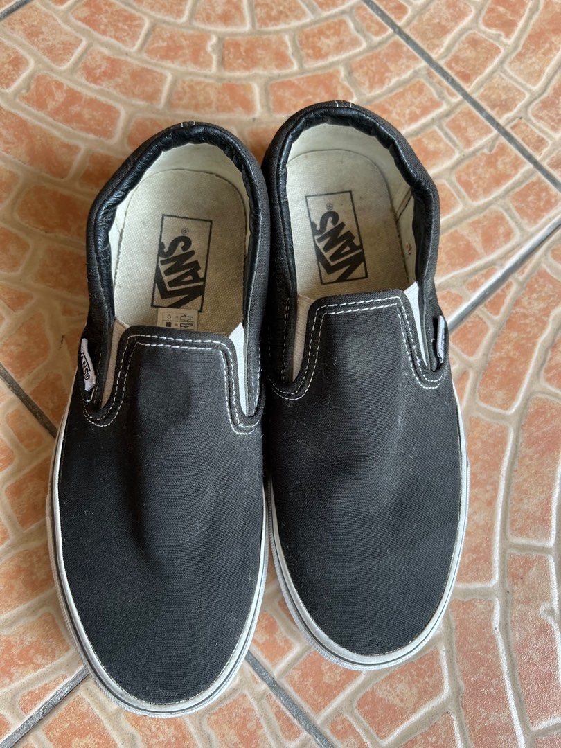 Vans black slip-ons (Category: Casual Shoes) located in Quezon City. Submitted by second___life (Listing ID 1204919051, Image 3). Description: Vans black slip ons Size 8.5 us womens Size 6.0 us mens used around 4-5 times rfs: decluttering, not using shoes as much no box included.