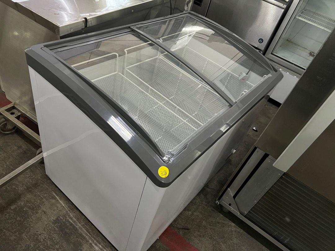 Very New Ice Cream Freezer/Chest Freezer, TV & Home Appliances, Kitchen