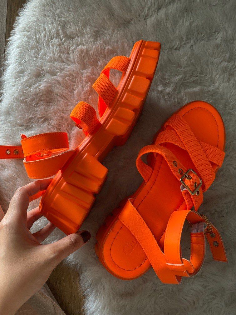 Neon orange wedges discount