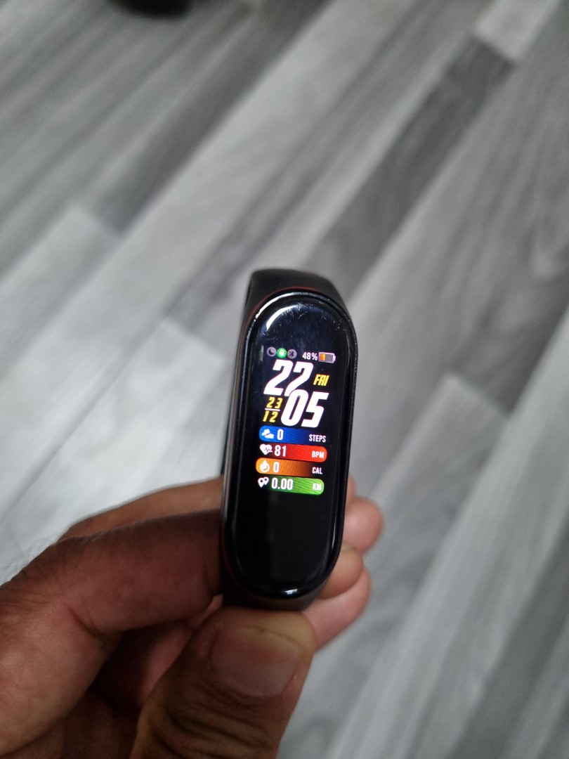 Đồng hồ thông minh Xiaomi Mi Band 4 là một trong những phụ kiện tuyệt vời cho người yêu thể thao và sức khỏe! Hãy xem ngay hình ảnh liên quan để khám phá thêm những tính năng và thiết kế độc đáo của sản phẩm này.