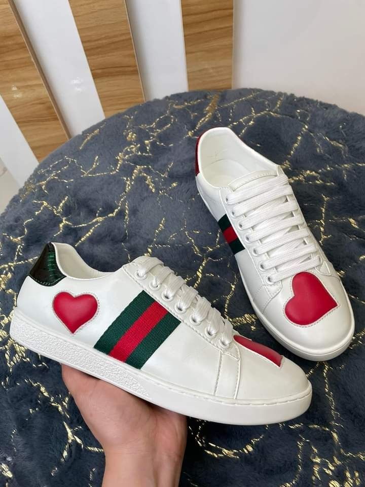 💜♥️ GUCCI ACE LOW TOP "HEART" SNEAKER SIZE, Luxury, Sneakers & on Carousell