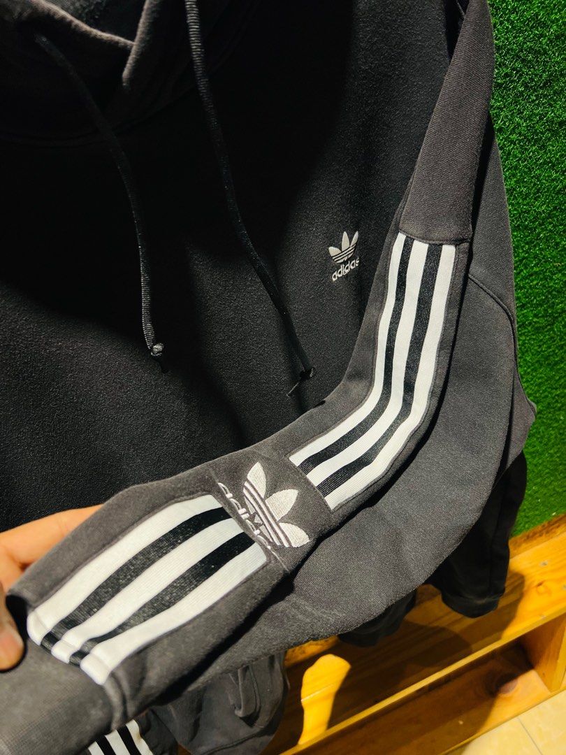 Adidas hoodie 2xl 2025