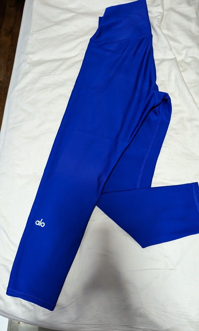 Alo yoga pants / tights, Women's Fashion, Activewear on Carousell