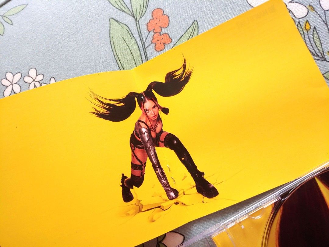 Bella Poarch Lanza El Ep Dolls Comparte El Video De L vrogue.co